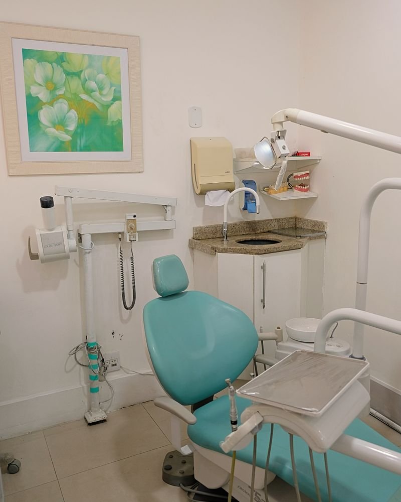 Modern partner dental clinic reception